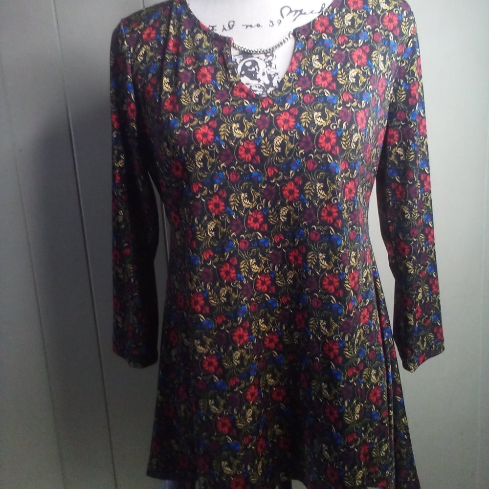 Chaus Blouse M 3/4 Sleeve Soft Stretchy Floral Black Gold Red